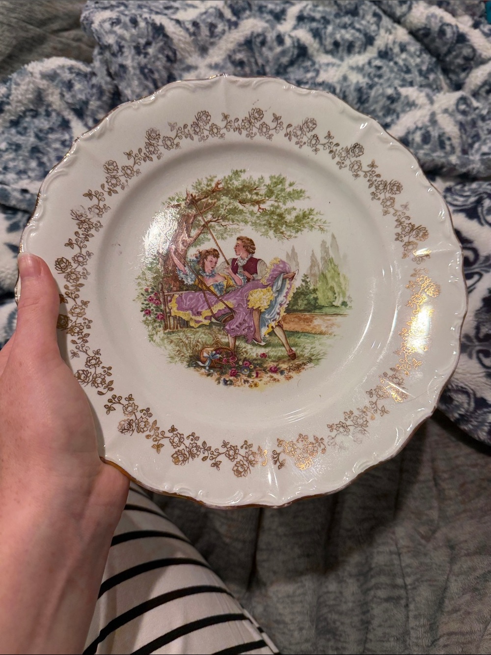 Decorative Pastoral Dinner Plate with Gold Trim - White